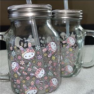 HELLO KITTY COLLECTIBLE GLASS CUP WITH STRAW.